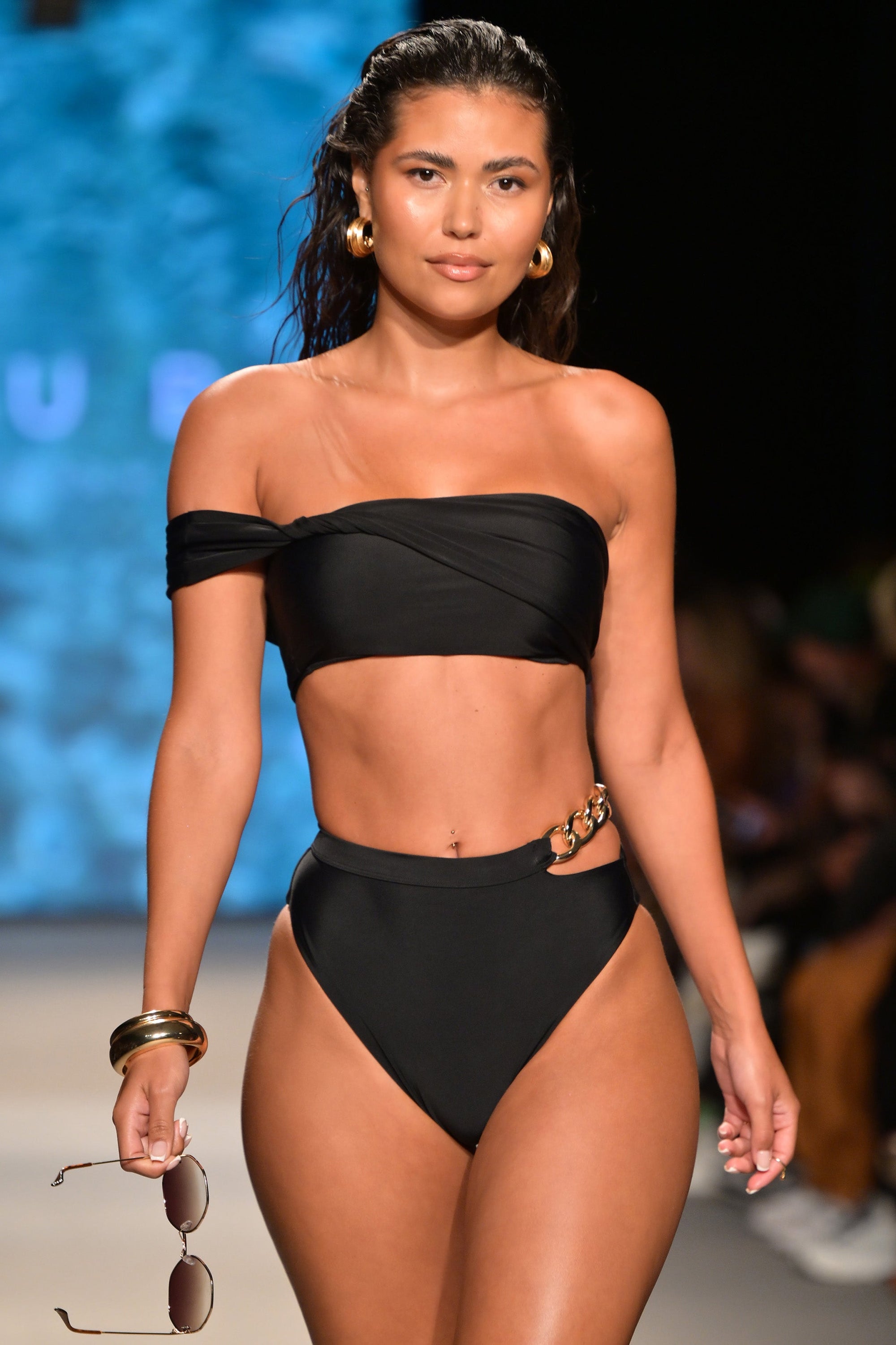 Dusk | Czarny drapowany top bikini typu bandeau