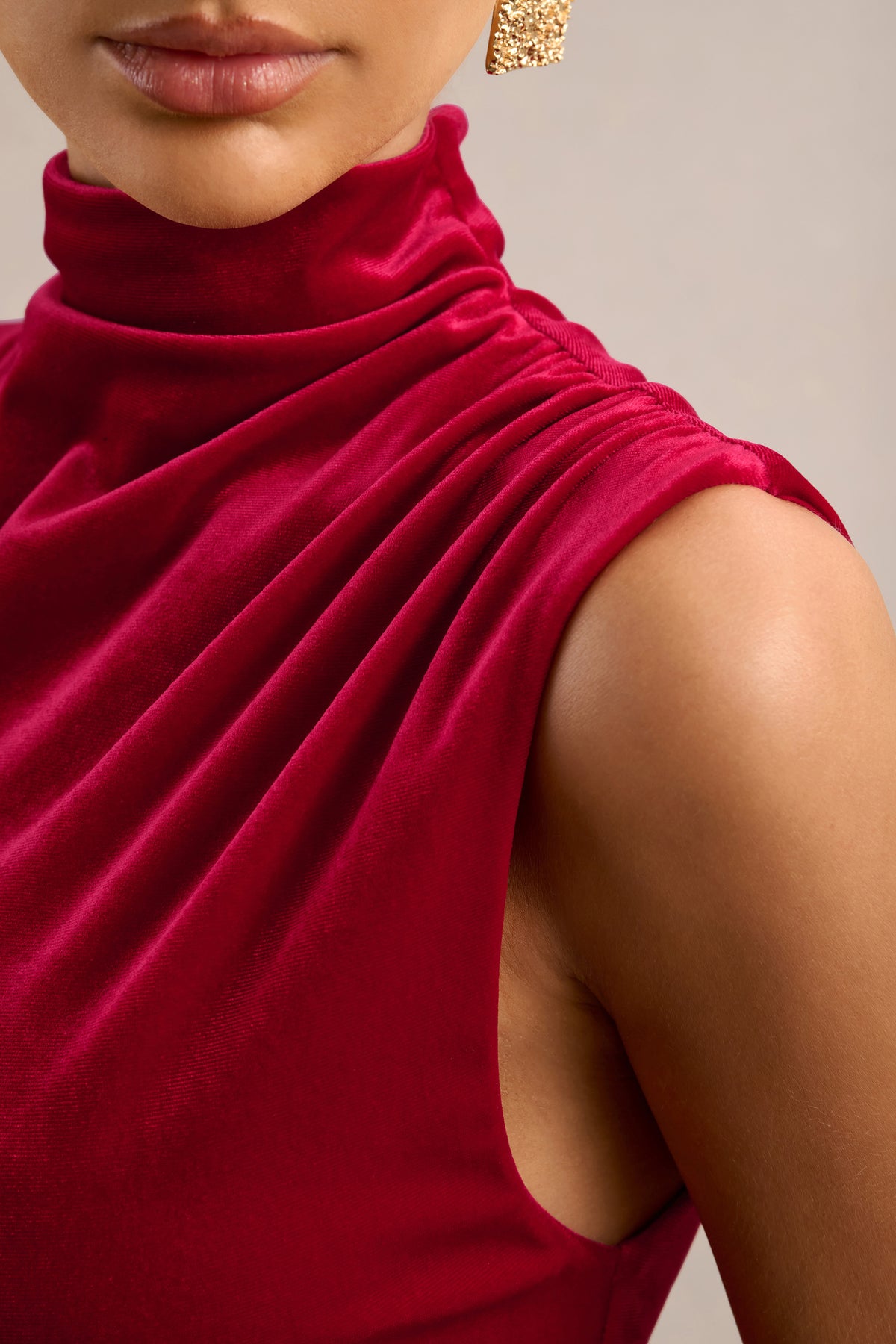 ECM_HR_CL135433100 - Abilene _ Red Velvet High-Neck Split Maxi Dress5.jpg