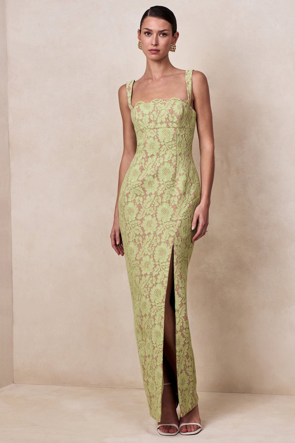 CL13725103706_ECM_CL137251037_-_Zarisse___Green_Lace_Square-Neck_Maxi_Dress_02
