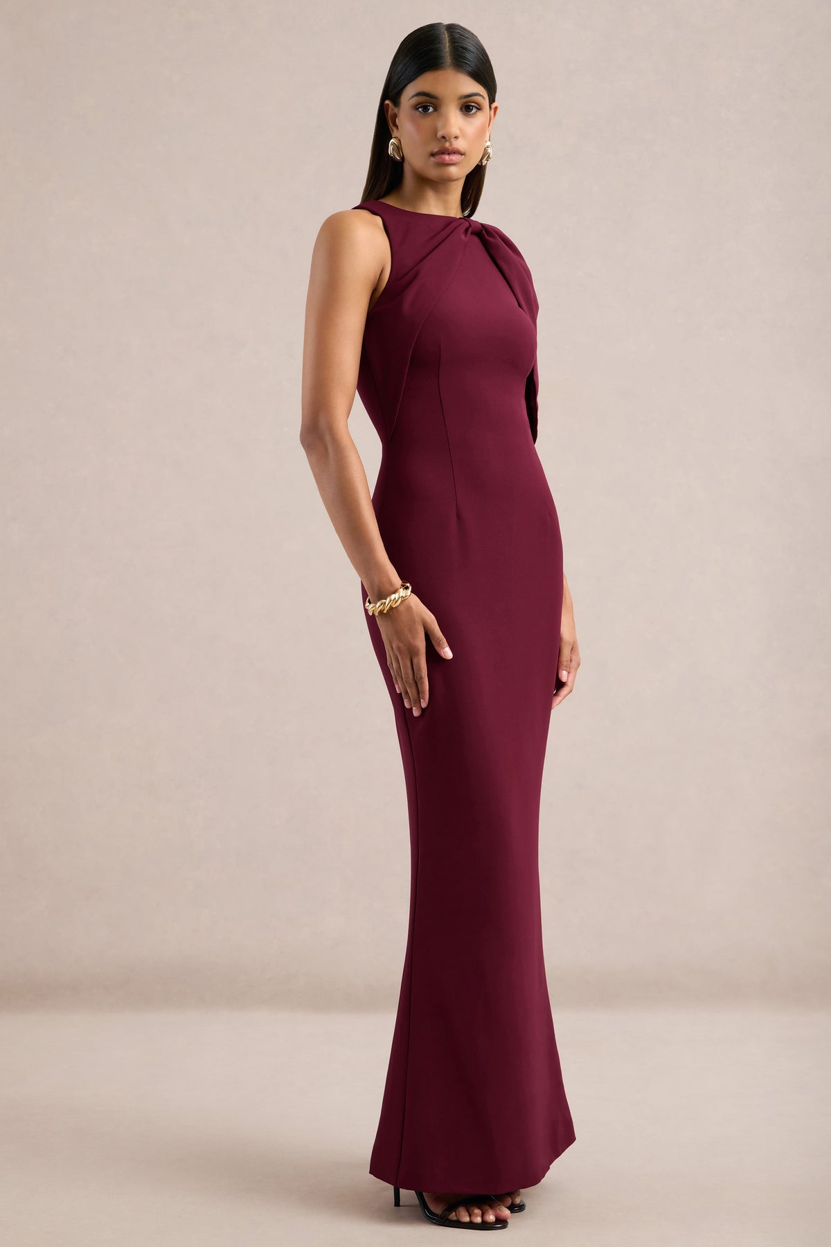 ECM_HR_CL137291102_Quira_Burgundy_8713.jpg