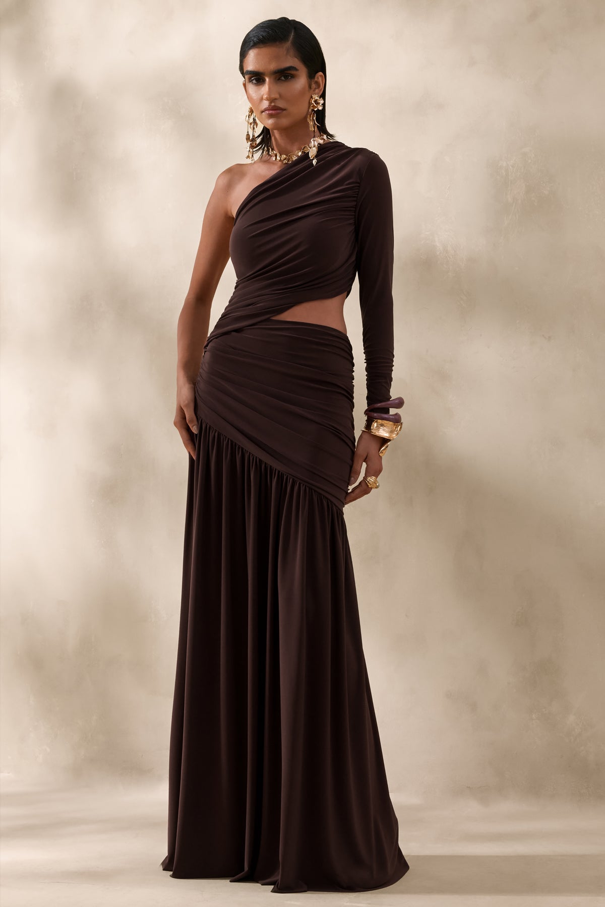 ECM_HR_CL137518021----Kinsley-_-Brown-Asymmetric-Neck-Maxi-Dress-With-Body-Cut-Out-Detail-1_5.jpg