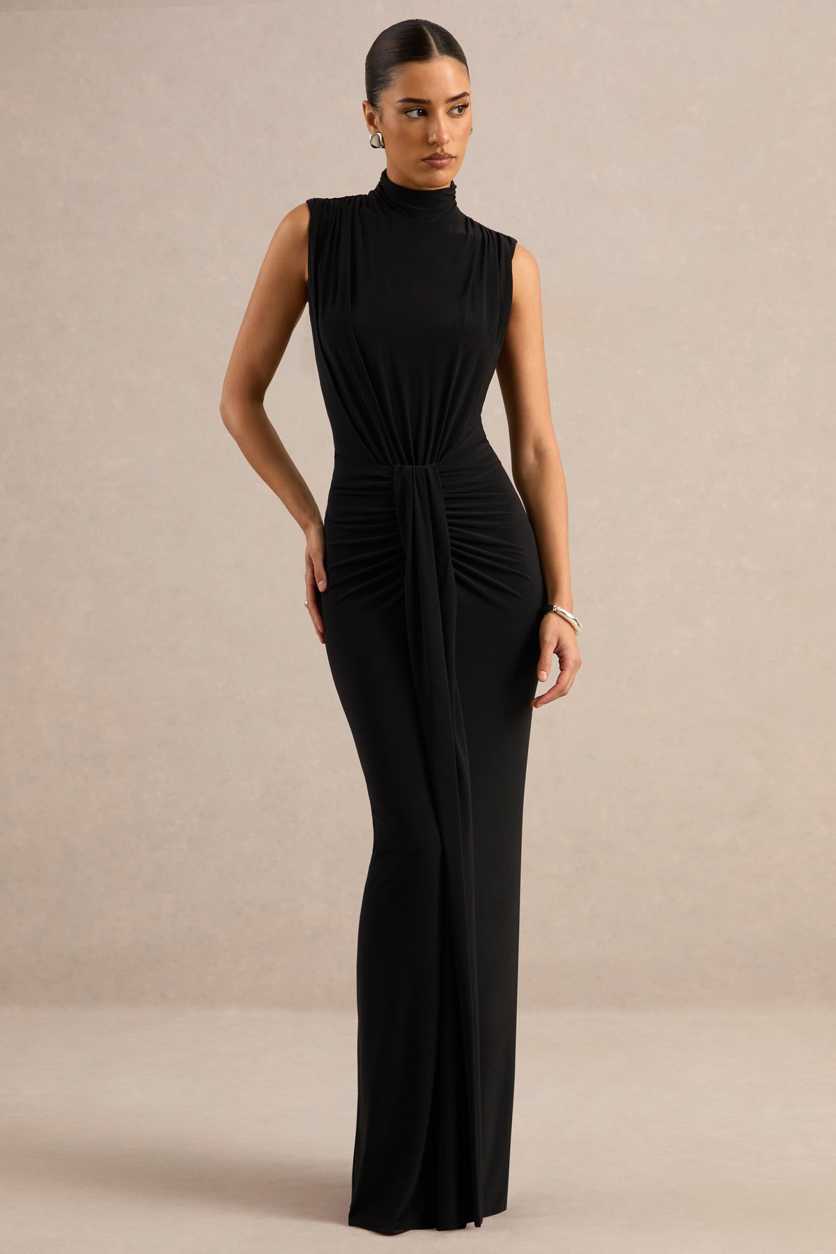 ECM_HR_CL137765001_Isona_Black 8.jpg