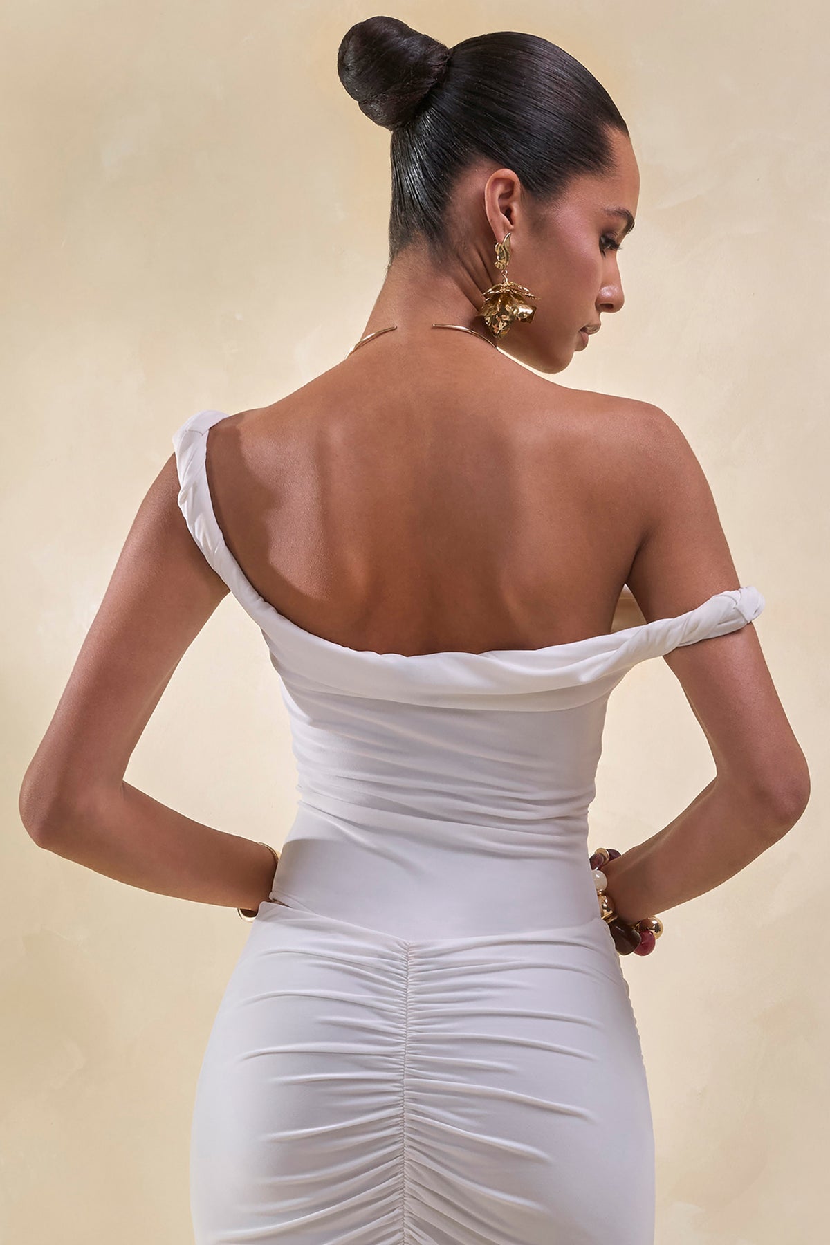 ECM_HR_CL137817110---Kesia-White-Twisted-Asymmetric-Bodysuit-+-ECM_HR_CL137833110---Idris-White-Twisted-Waist-Maxi-Skirt-With-Front-Split9.jpg