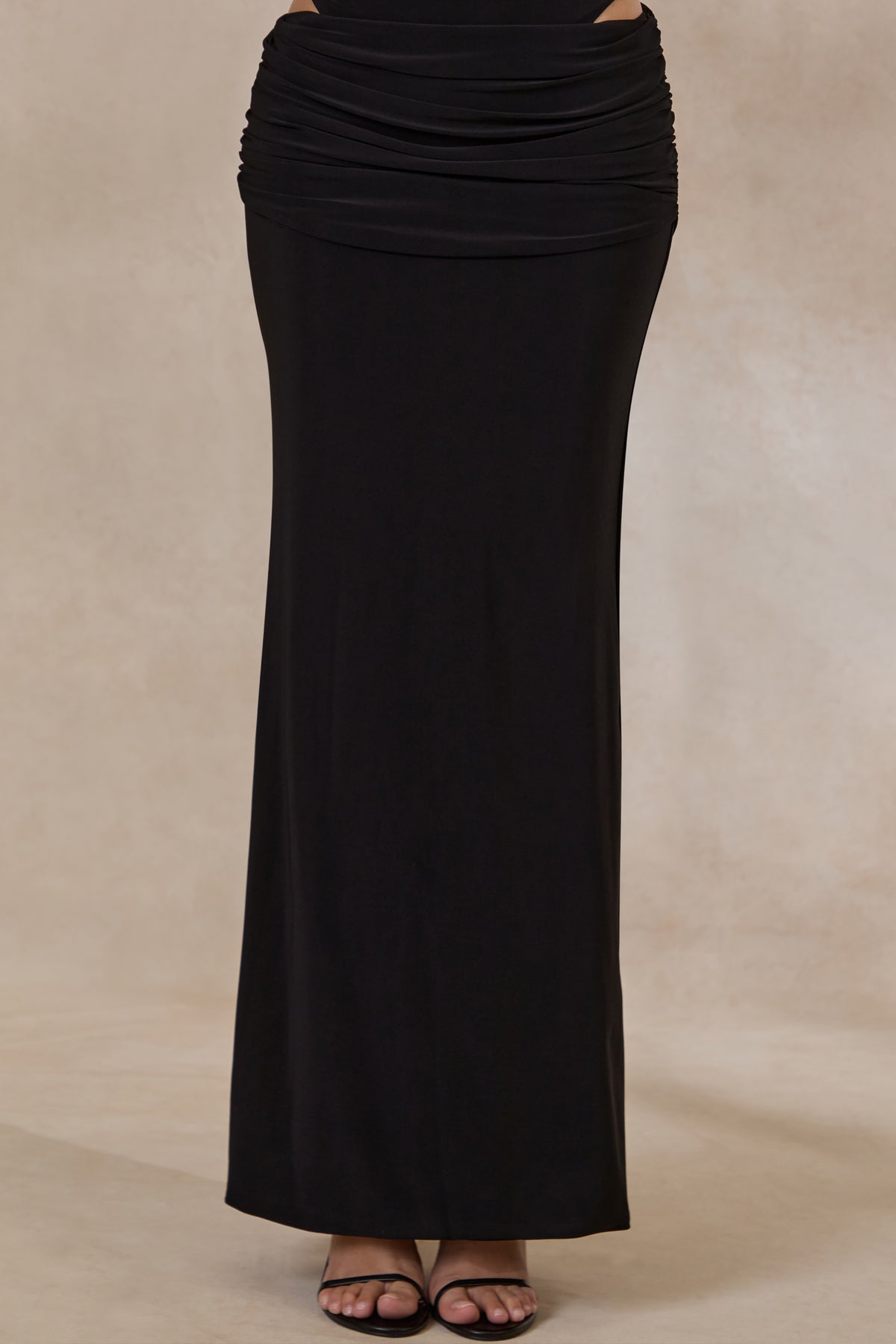 ECM_HR_CL137822001---Lillia-_-Black-Twisted-Halter-Neck-Bodysuit-+-CL137836001---Esara-_-Black-Maxi-Skirt-With-Gathered-Detailing-5.jpg