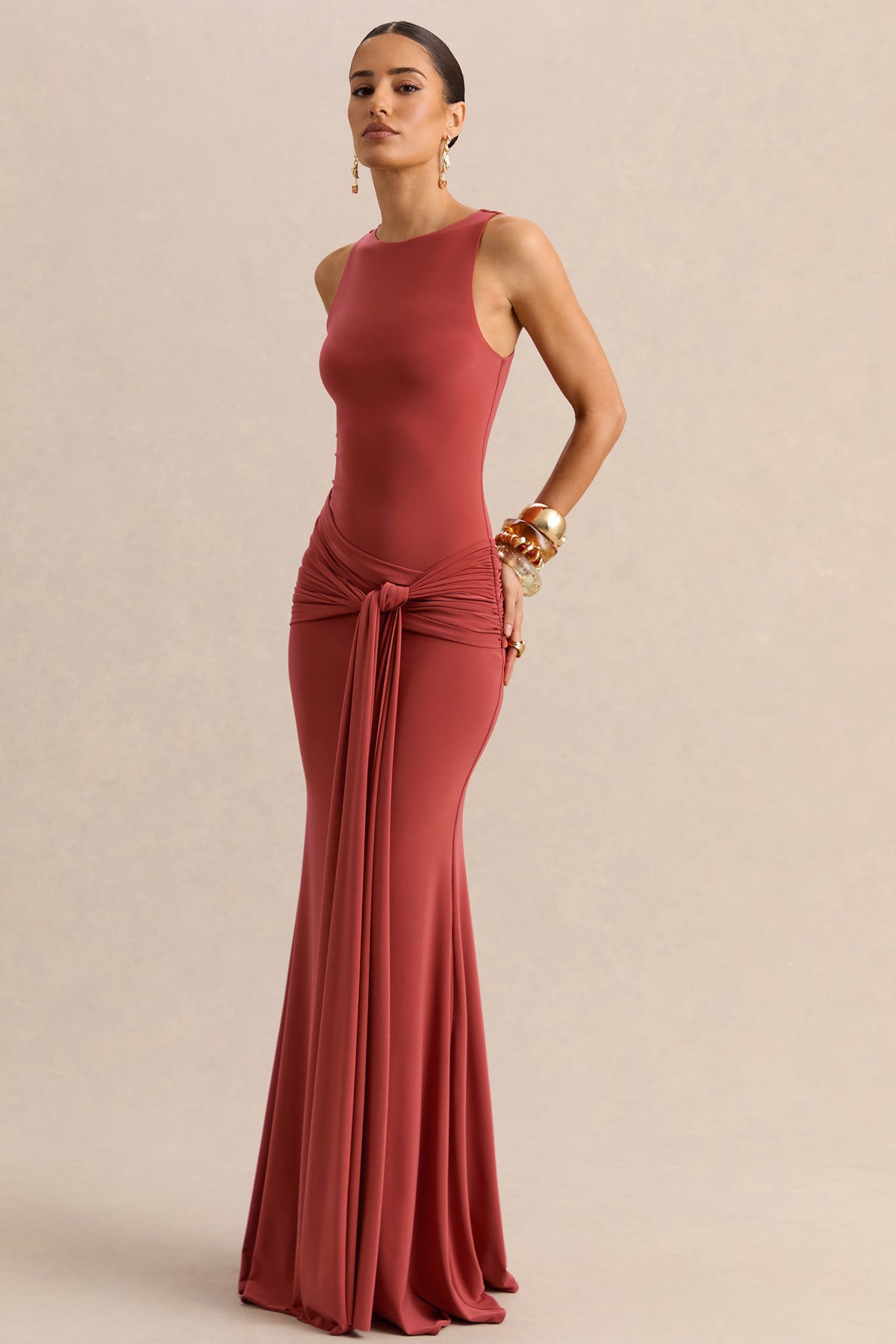 ECM_HR_CL137875071---Cherine-Rust-Round-Neck-Maxi-Dress-With-Gathered-Detailing-And-Sash-1.jpg