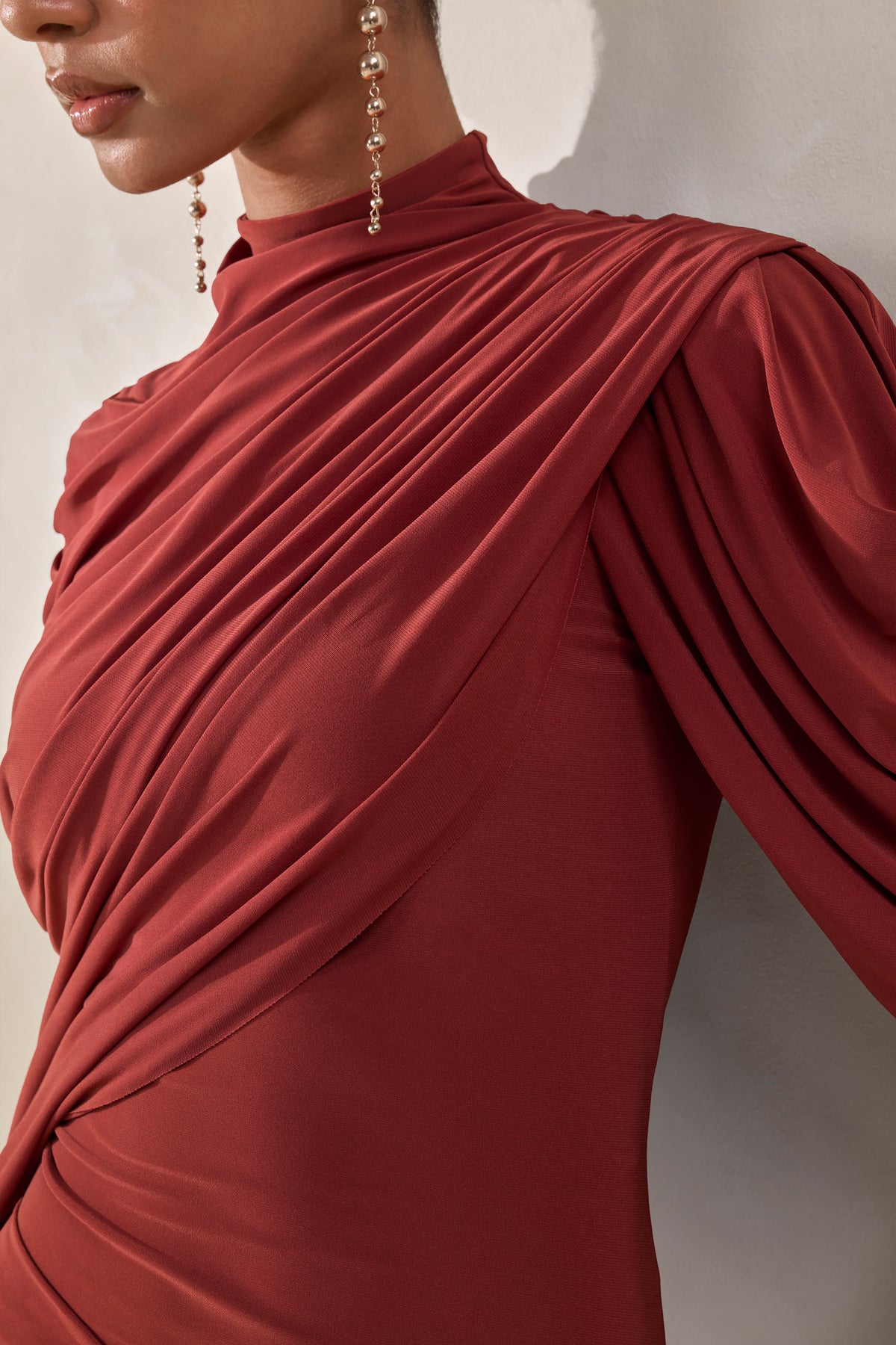ECM_HR_CL137954071---Fenicia-_-Rust-High-Neck-Bodysuit-With-Cape-Detail-+-CL137956071---Mireya-_-Rust-Wrapped-Maxi-Skirt-With-Split9.jpg
