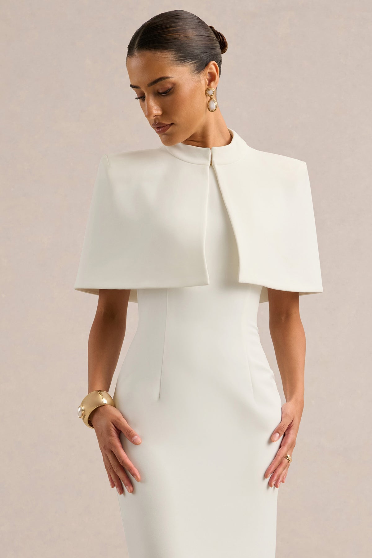 CL138005110 - Deva | White High-Neck Cape2.jpg