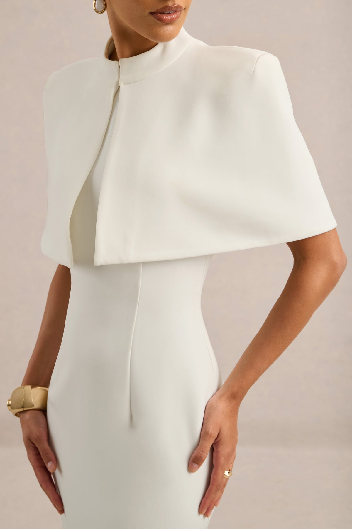 CL138005110 - Deva | White High-Neck Cape4.jpg