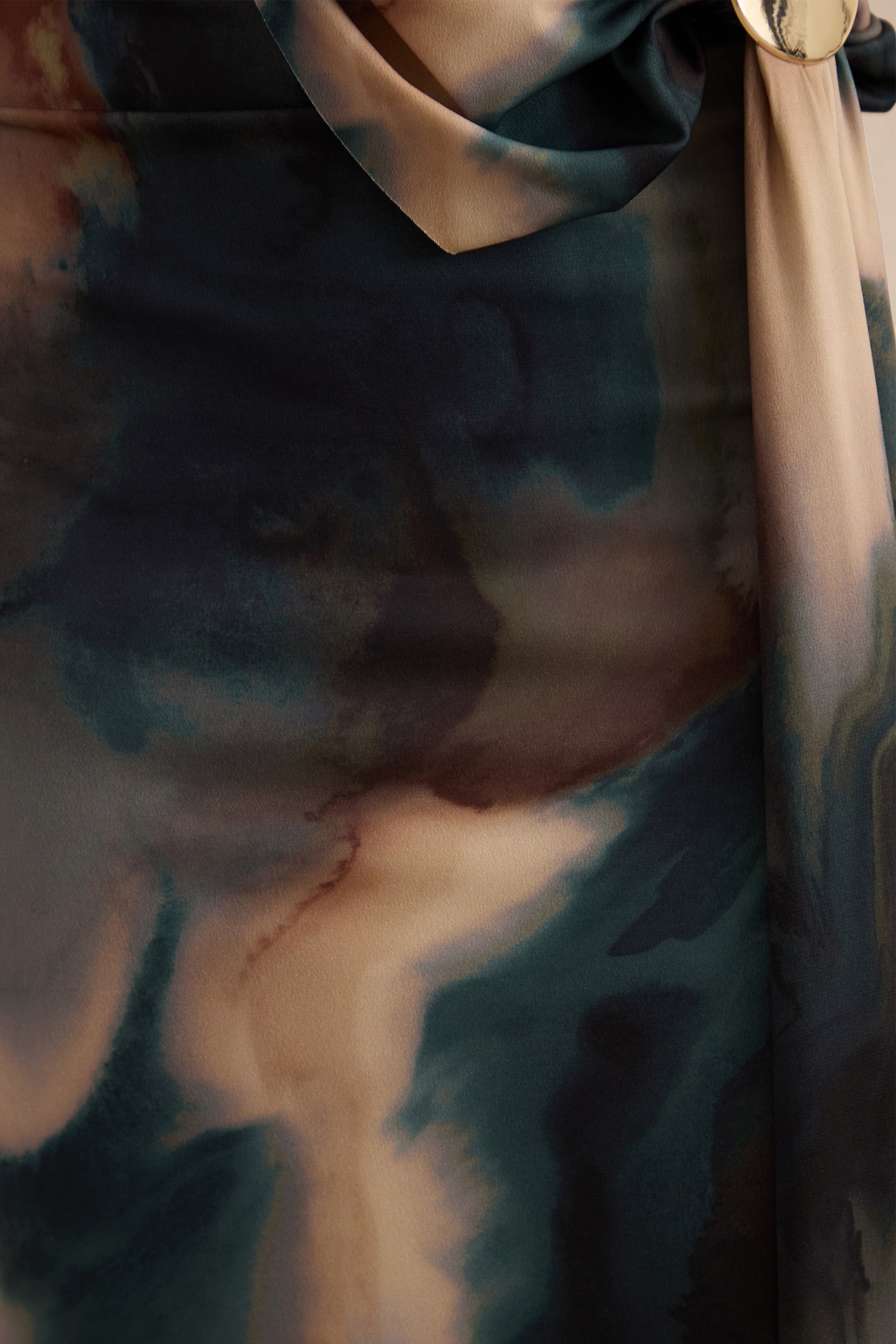 ECM_HR_Maelys Black And Blue Ombre Print Asymmetric-Neck Maxi Dress With Body Cut-Outs And Gold Detailing 59.jpg