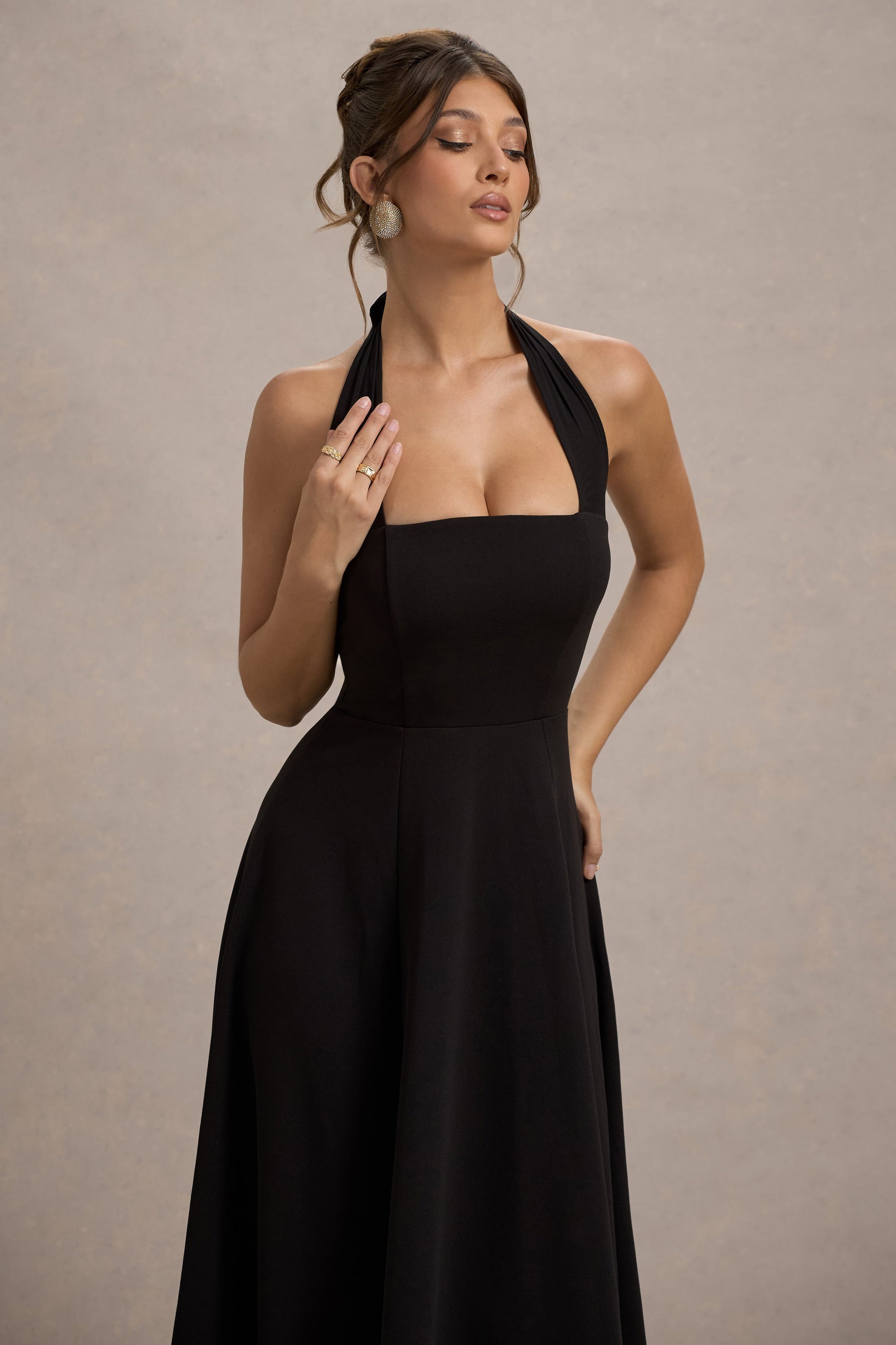 Auburn | Czarna Sukienka Midi z Dekoltem Typu Halter