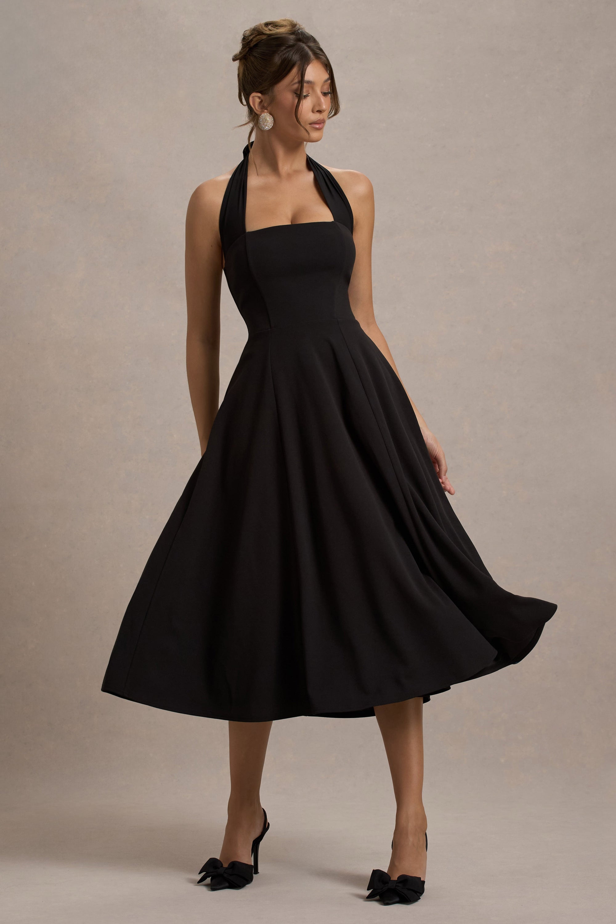 Auburn | Czarna Sukienka Midi z Dekoltem Typu Halter