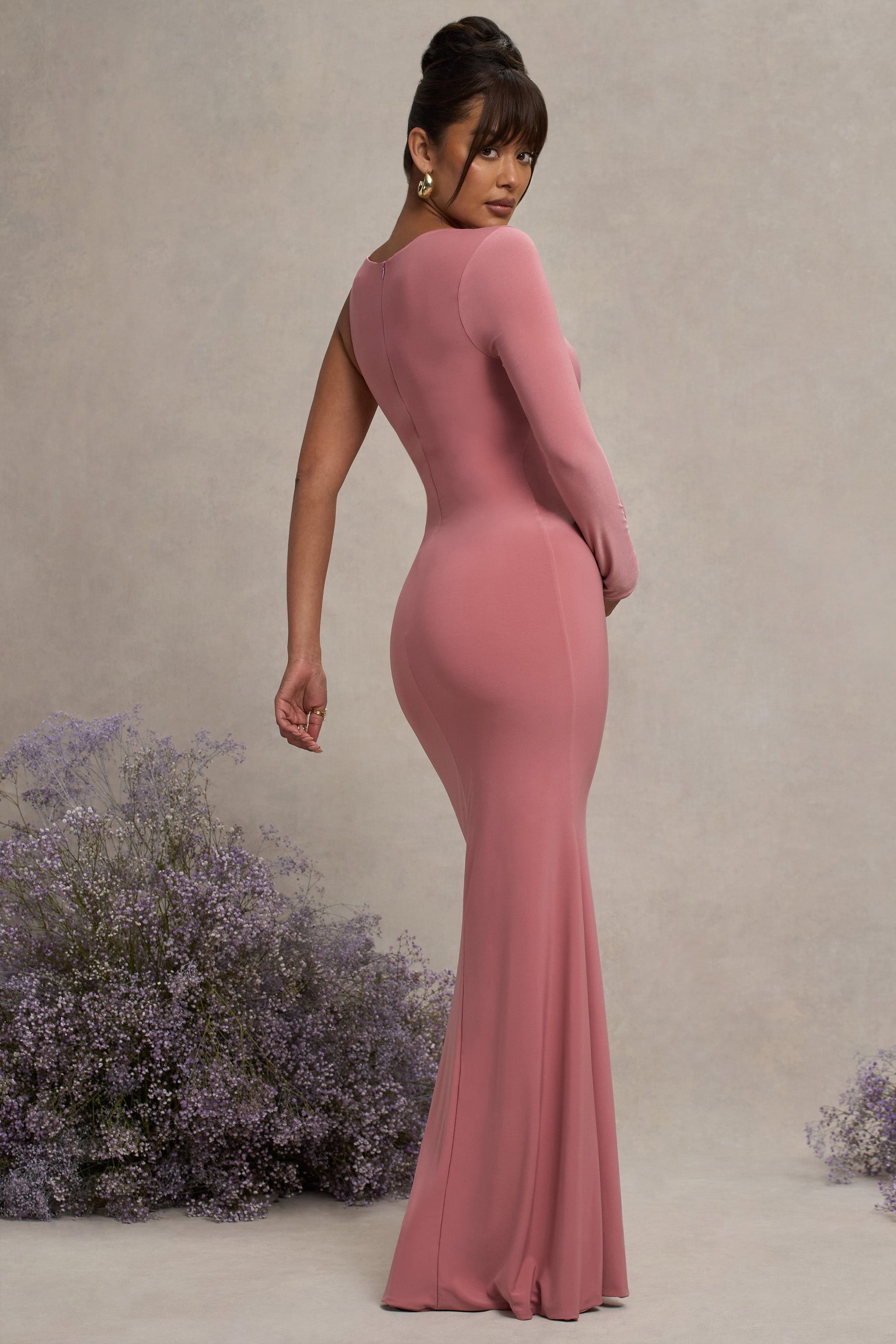 Oh Baby | Pudrowa ciążowa sukienka maxi typu bodycon na jedno ramię