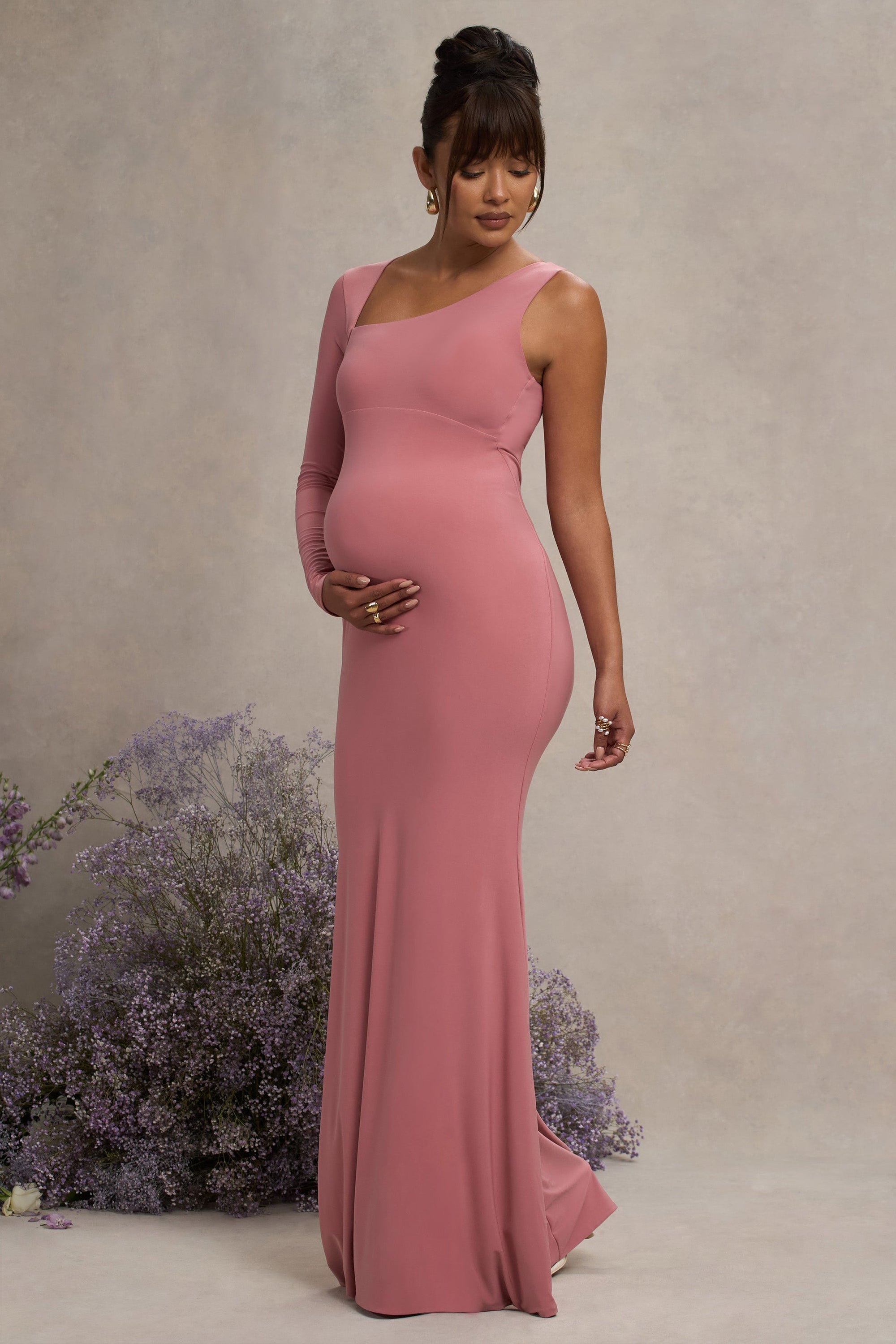 Oh Baby | Pudrowa ciążowa sukienka maxi typu bodycon na jedno ramię