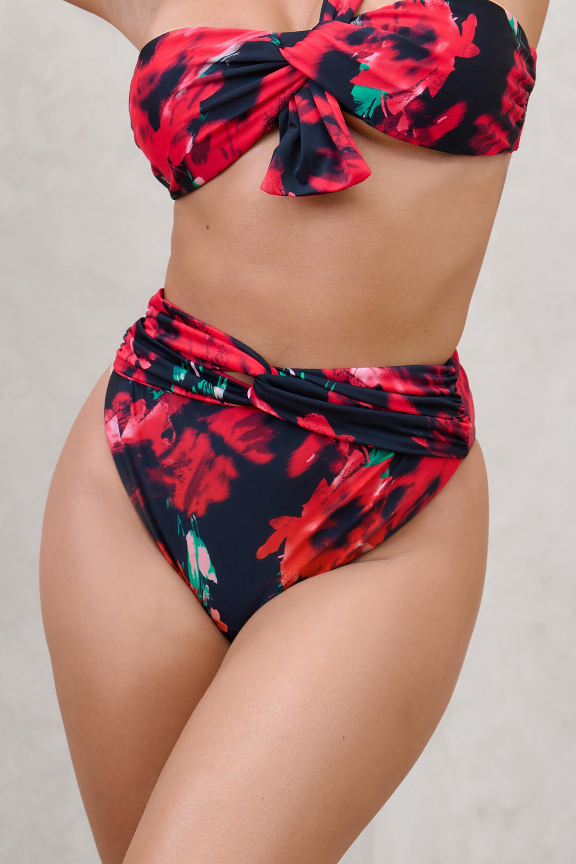 High Tide | Multi wzorzysty dół od bikini z wysokim stanem i skrętem z przodu