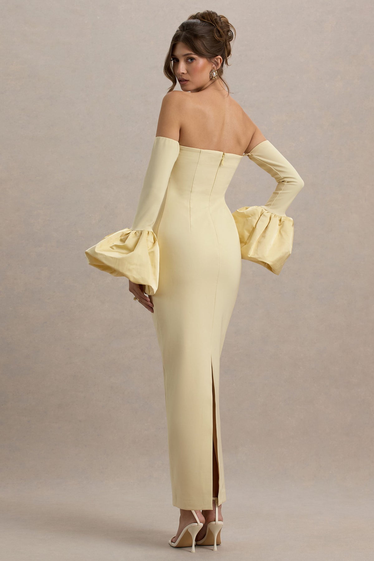 Myah | Cytrynowa sukienka maxi z dekoltem typu bandeau i długimi bufiastymi rękawami