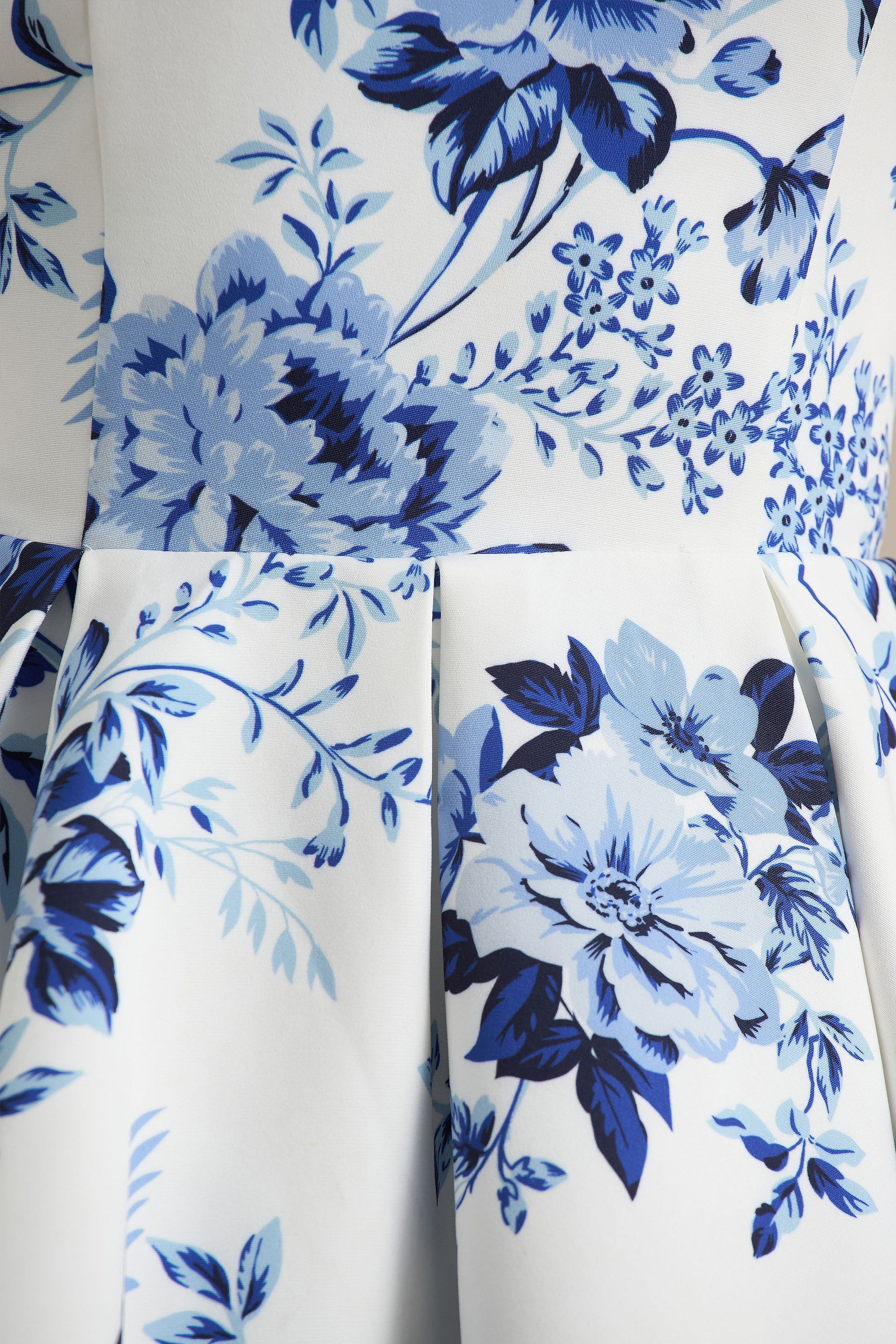 Fiorenza | Niebieska Porcelanowa Sukienka Mini z Dekoltem Typu Bandeau i Obszerną Spódnicą