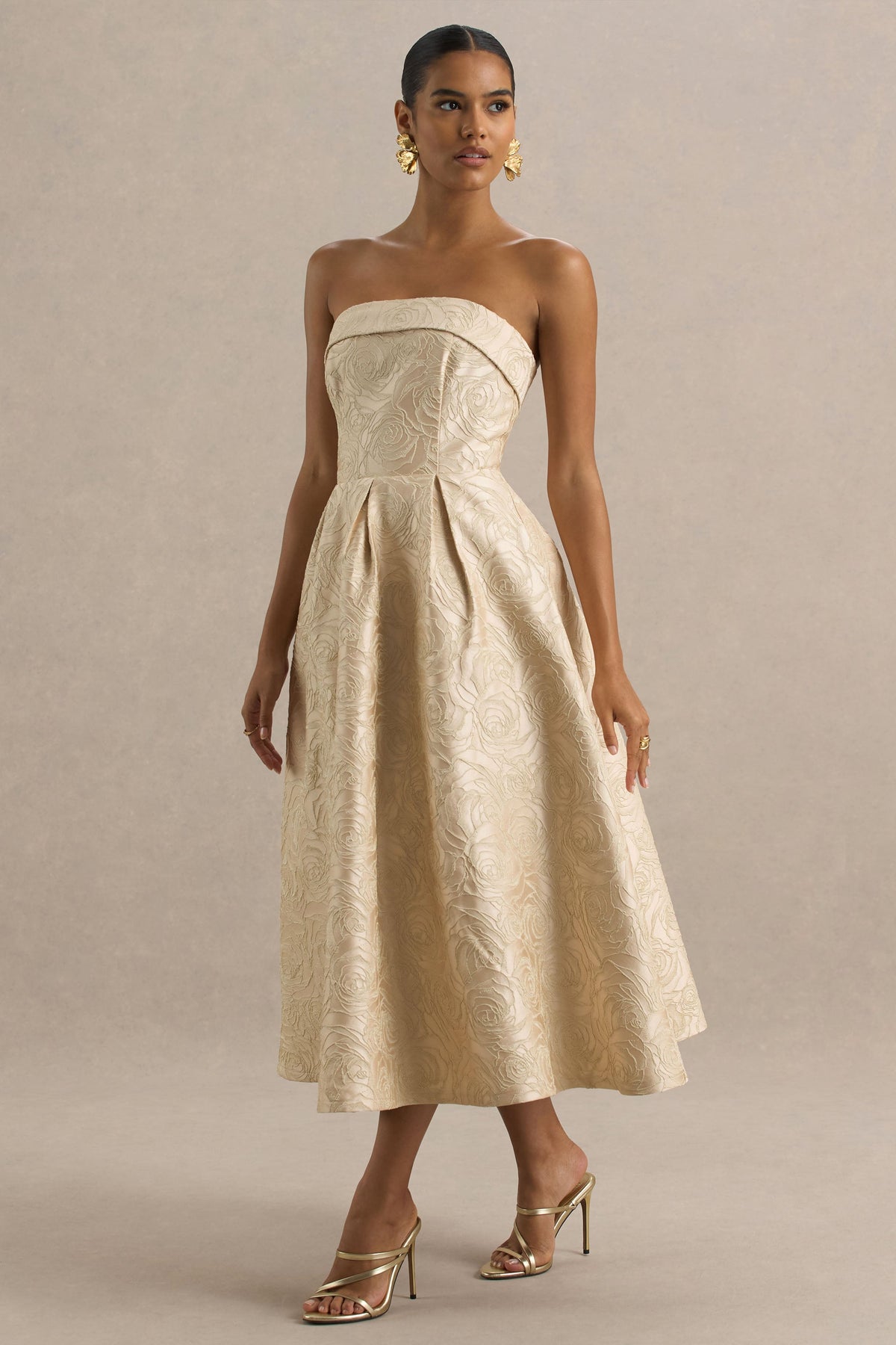 Hypnotic | Złota Żakardowa Sukienka Midi z Dekoltem Typu Bandeau