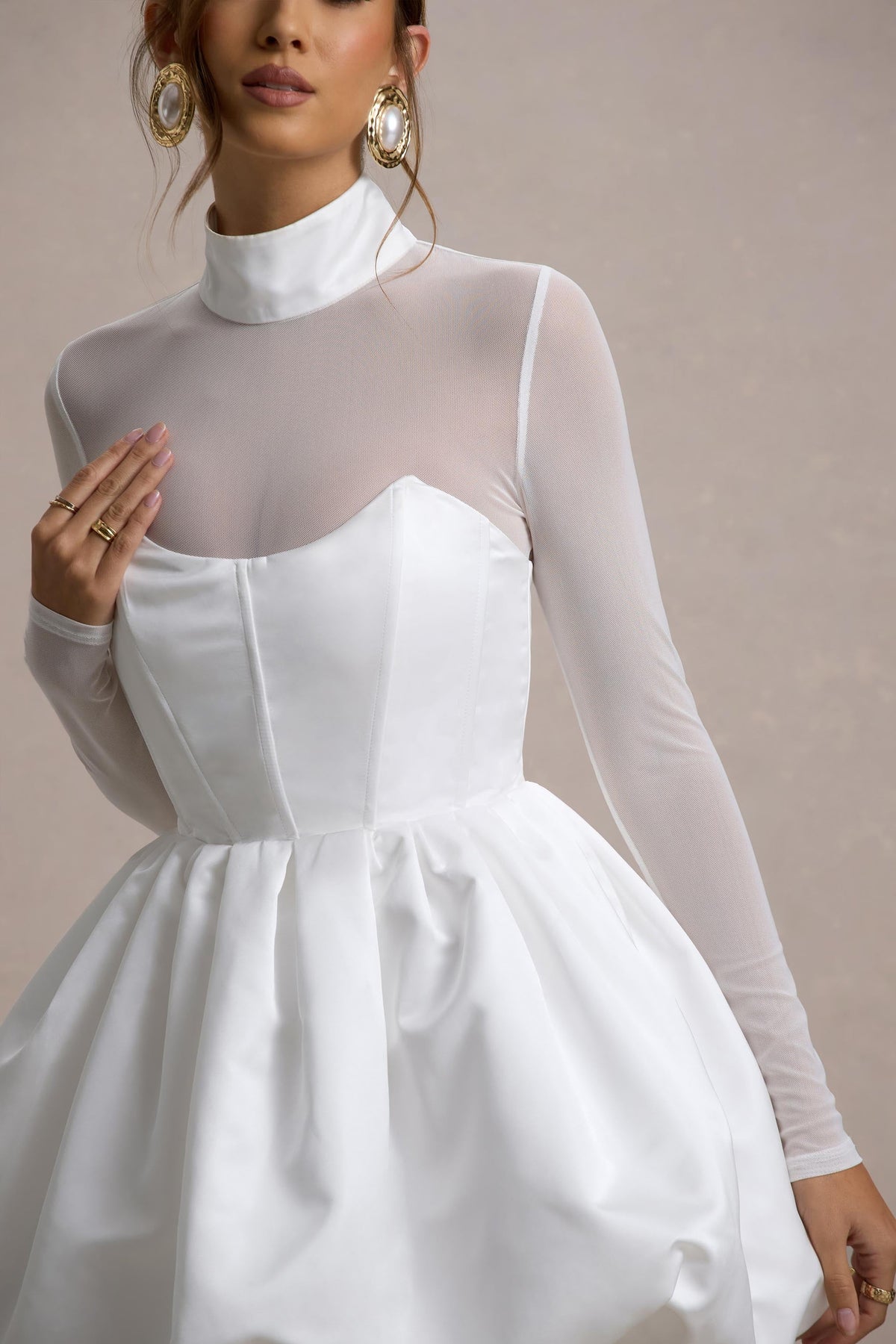 Tinkerbell | Biała Satynowa sukienka mini na długi rękaw z bufiastą spódnicą