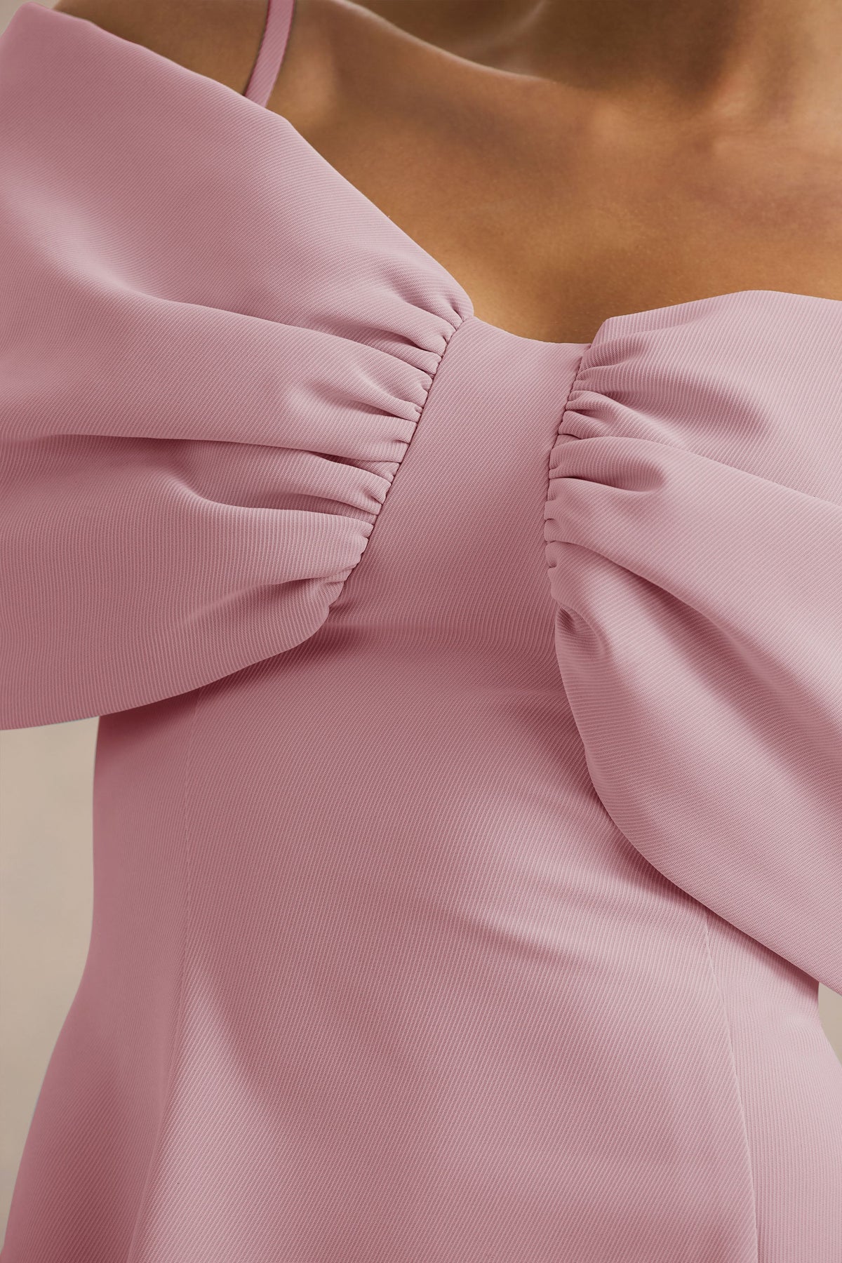 Faria | Różowa Sukienka Mini z Dekoltem Typu Bardot Krótkimi Rękawami i Kokardą