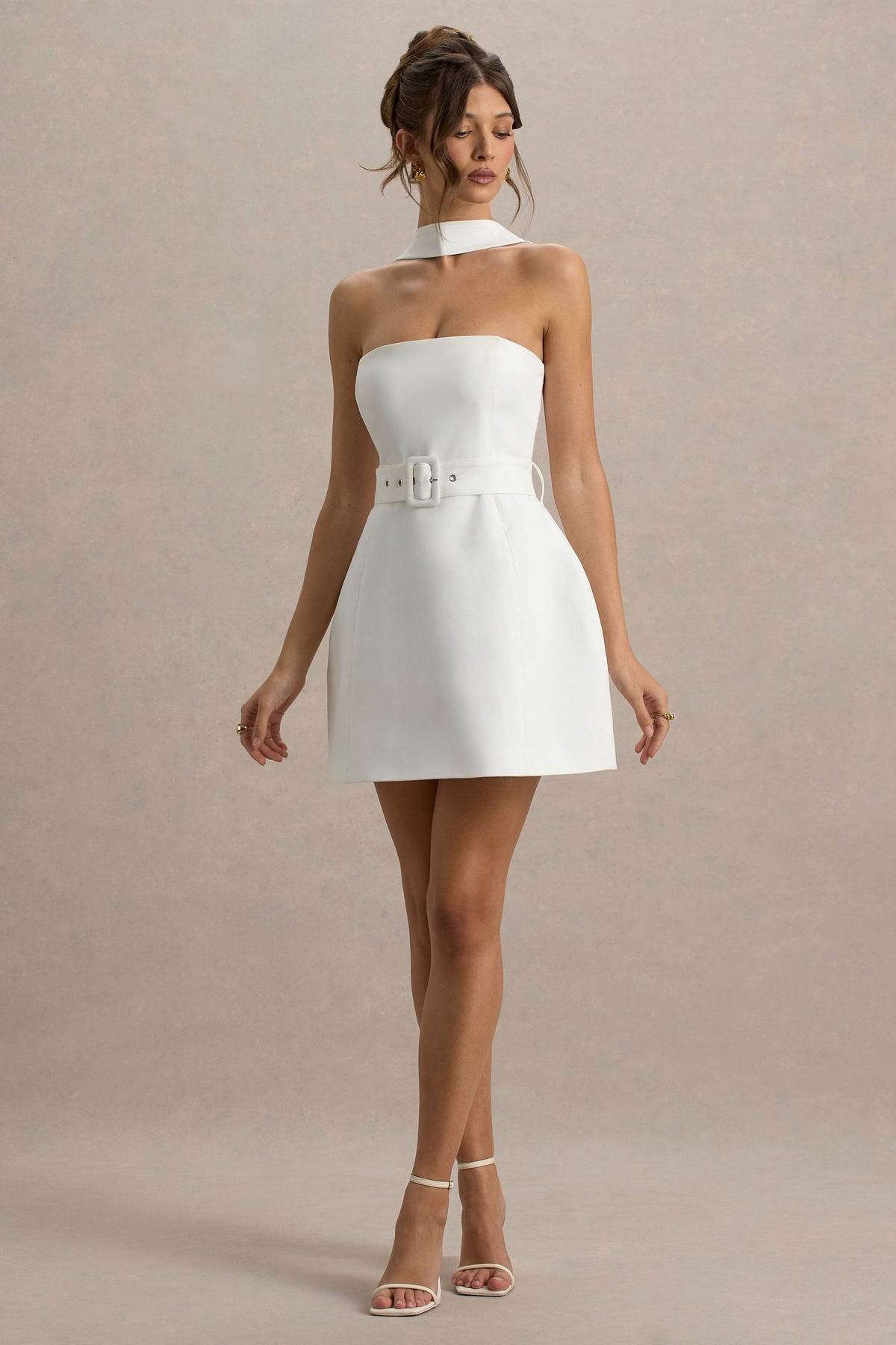 Timberly | Biała Dopasowana sukienka micro-mini z wysokim dekoltem